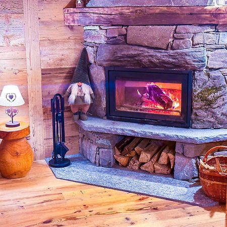 Joivy Modern Family Chalet With Stunning Mountain Views Champoluc Εξωτερικό φωτογραφία