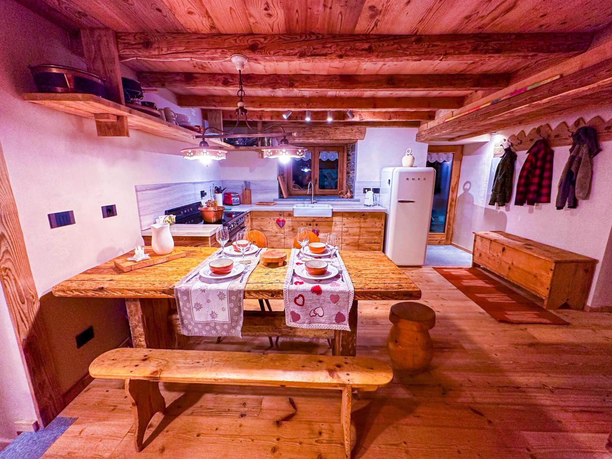 Joivy Modern Family Chalet With Stunning Mountain Views Champoluc Εξωτερικό φωτογραφία