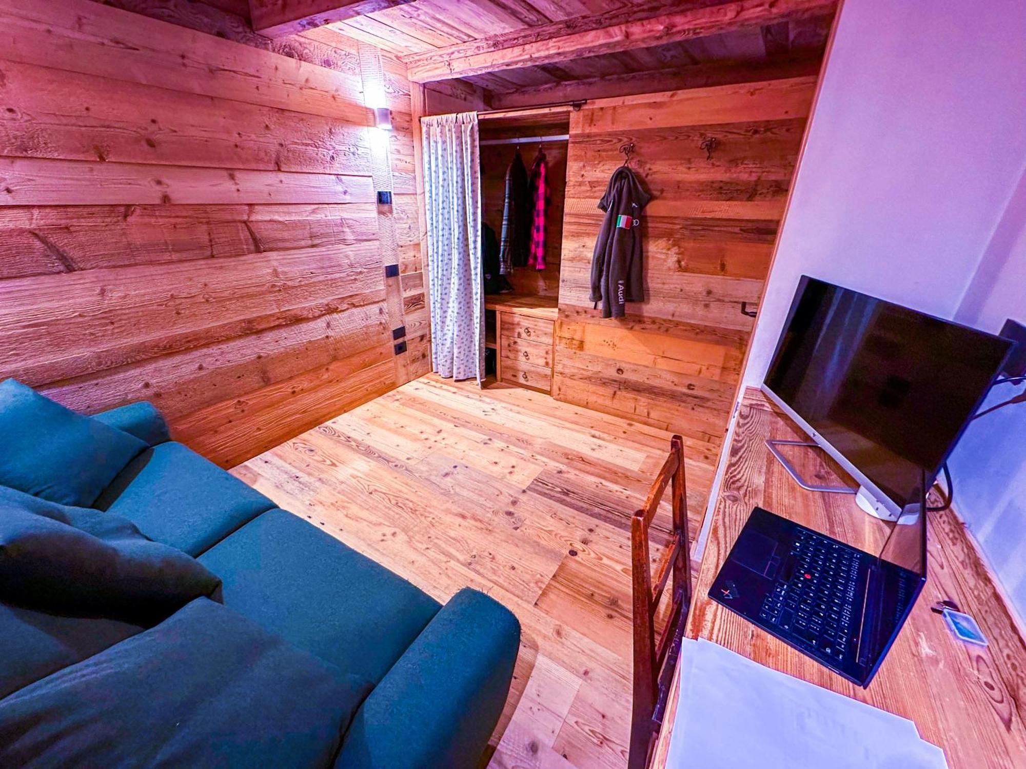 Joivy Modern Family Chalet With Stunning Mountain Views Champoluc Εξωτερικό φωτογραφία